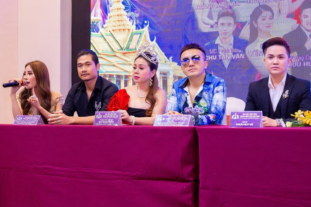 Ban tổ chức