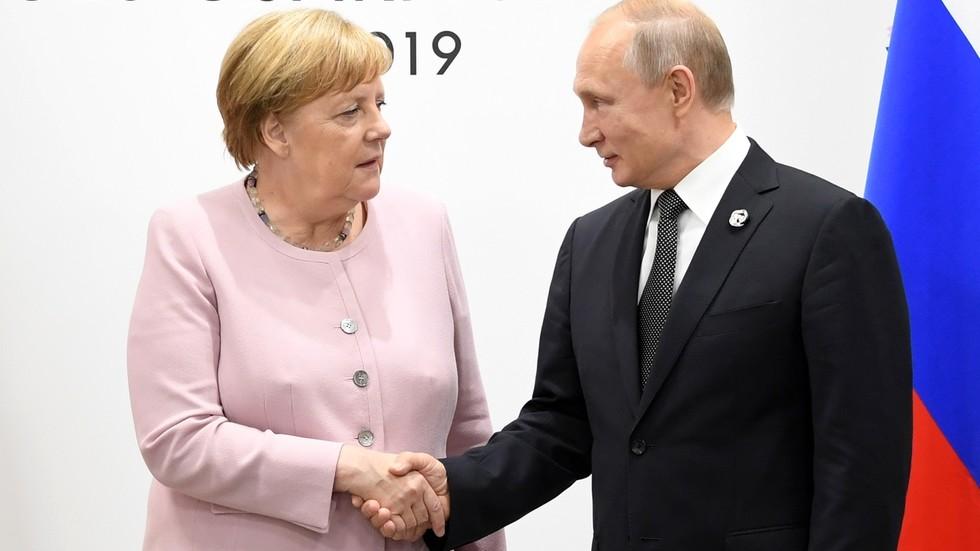 Thủ tướng Đức Merkel và Tổng thống Nga Putin