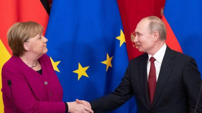 Thủ tướng Đức Angela Merkel và Tổng thống Nga Putin