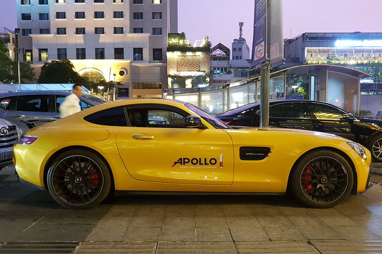 Tính đến thời điểm mua, Mercedes-Benz AMG GT S Edition-1 này là chiếc xe được nhập khẩu chính hãng thứ 2 tại Việt Nam và cũng chính là siêu xe xuất hiện trong triển lãm Mercedes-Benz Fascination 2015 được tổ chức tại Cung văn hoá hữu nghị Việt Xô.