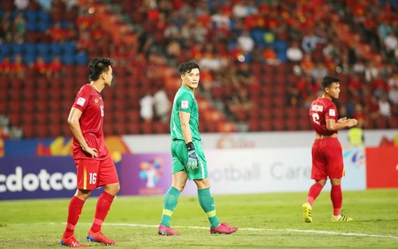 Tiến Dũng mắc sai lầm khiến U23 Việt Nam bị gỡ hòa 1-1. Ảnh: Vietnamnet