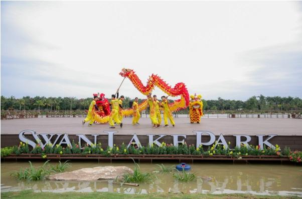 Lễ hội Tết Ecopark 2020 với ý tưởng đem đến cho khách hàng những trải nghiệm độc đáo thông qua ngôi làng văn hóa thế giới