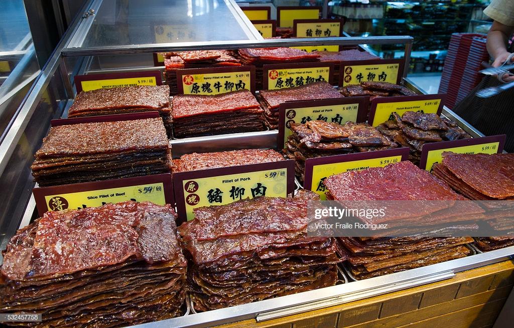 Thịt heo ngọt sấy được bày bán rộng rãi các phố của Macao – Nguồn ảnh: gettyimages
