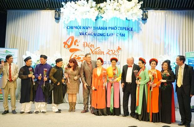 Dù sống xa xứ đã lâu, cộng đồng người Việt tại Séc không quên nguồn cội của mình thông qua các hoạt động văn hóa, văn nghệ vào những ngày lễ, Tết của dân tộc - Ảnh: Hồng Kỳ/Vietnam+