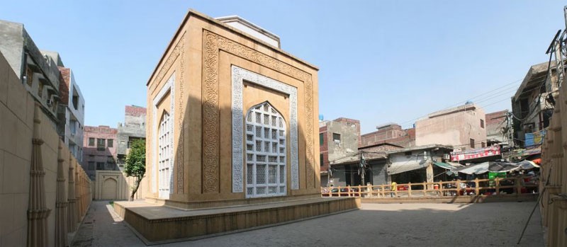 Lăng mộ Aibak gần chợ Anarkali ở thành phố Lahore, Pakistan