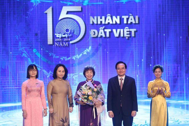 GS.TS Đặng Thị Kim Chi nhận Giải nhất Giải thưởng Nhân tài Đất Việt năm 2019 ở lĩnh vực Môi trường. 