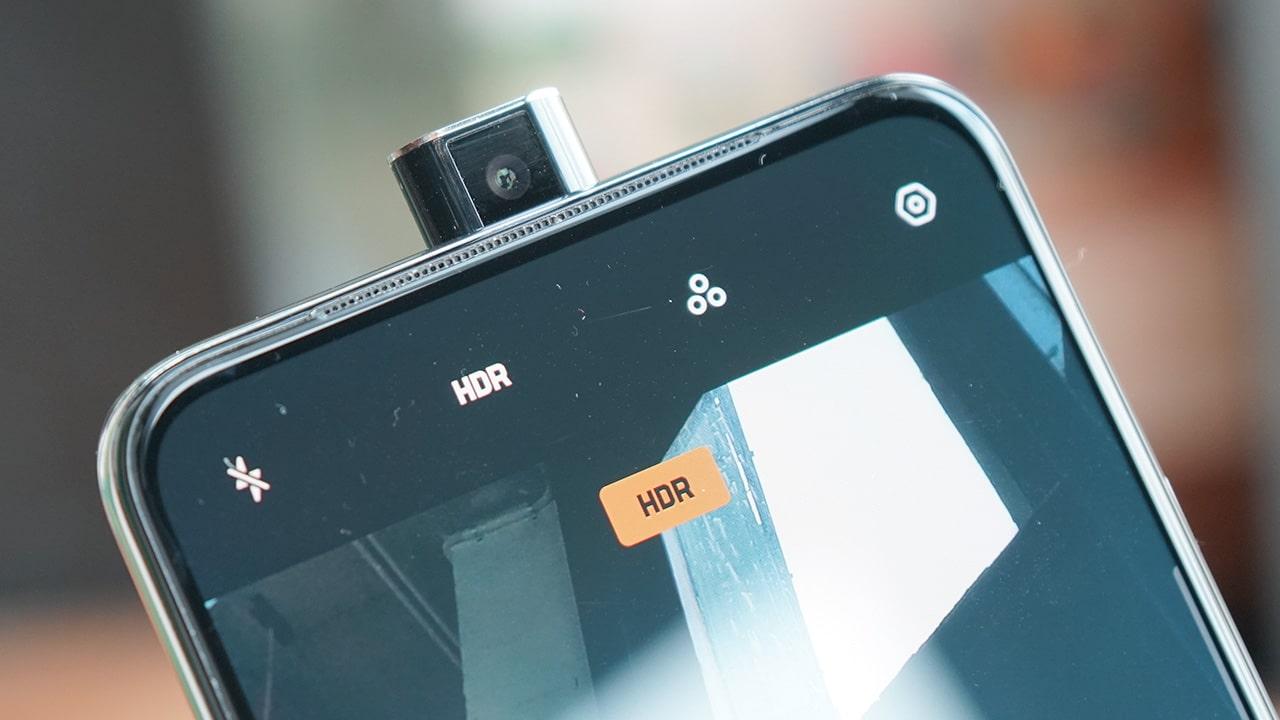Redmi K20 Pro và Redmi K20: Bộ đôi smartphone này đến từ thương hiệu con Redmi của Xiaomi hiện đã có mặt trên thị trường Việt Nam theo con đường xách tay. Máy cũng sở hữu phần cứng cực mạnh, tương đương các đối thủ trong danh sách.