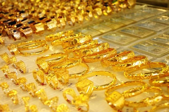 Giá vàng trong nước tăng mạnh theo thế giới