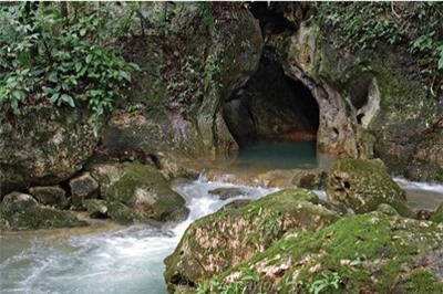 Theo các chuyên gia, hang động này chính là cánh cửa bước sang thế giới bên kia của người Maya