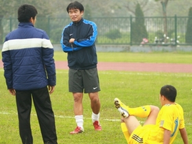  Quên thất bại AFF Cup, HLV Thanh Hùng trở lại với HN T&T