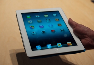 iPad 3 khan hàng, giá còn 9 triệu đồng
