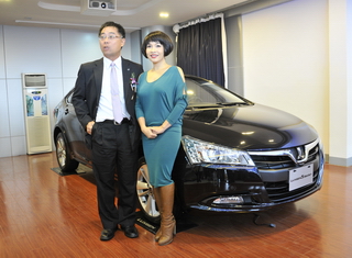Diva Mỹ Linh sắp tậu xe sang Luxgen