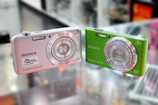 2 mẫu máy ảnh giá rẻ của Sony về Việt Nam