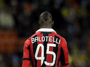 Inter thua sốc, Milan thắng nhờ Balotelli