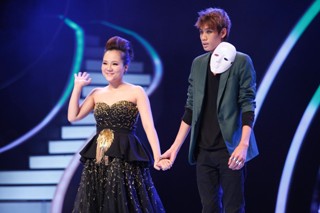 Người đẹp múa bụng của Huy Tuấn bị rớt khỏi Got Talent