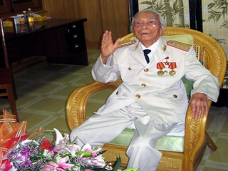Lãnh đạo TP Hà Nội chúc Tết Đại tướng Võ Nguyên Giáp