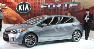 Ấn tượng mẫu xe mới 5 cửa Kia Forte 2014
