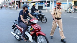 Những việc cảnh sát được làm sau khi ra lệnh dừng xe