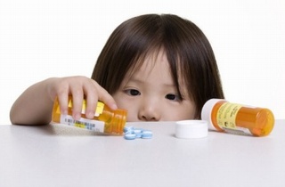 Cho trẻ uống thuốc viên thế nào là đúng?