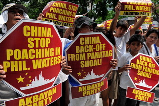 Đối đầu Philippines-Trung Quốc nóng bỏng biển Đông