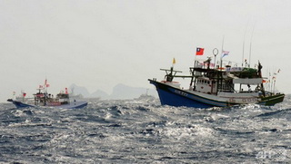 Philippines bắn tàu Đài Loan, cảnh cáo Trung Quốc?