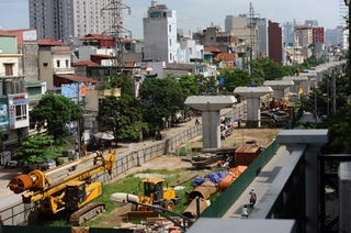 Hà Nội: Xóa 350 ki-ốt để làm đường sắt trên cao