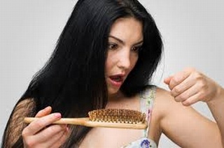 Bí quyết ăn uống ngăn ngừa rụng tóc