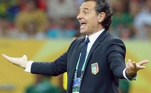 Italia gặp hạn sau trận thua Brazil