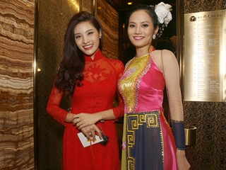 Áo dài Việt tỏa sáng tại Siêu mẫu châu Á 2013