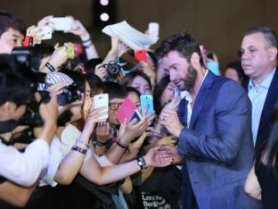 Hugh Jackman làm dậy sóng fan điện ảnh Hàn