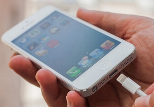 Nguy cơ mất mạng vì sạc, cáp iPhone dởm