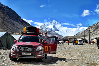 Mercedes-Benz GLK chinh phục đỉnh Everest