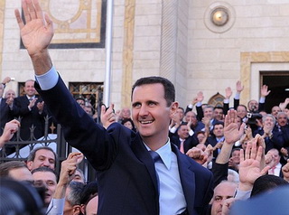  Tổng thống Assad &quot;vững vàng&quot; bên người vợ Phương Tây