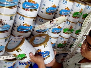 Sữa Fonterra nhiễm khuẩn gây độc có bán tại Việt Nam