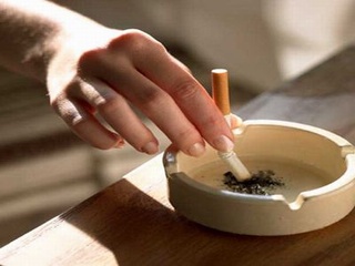 Bộ Y tế cấm hút thuốc lá tại nơi làm việc