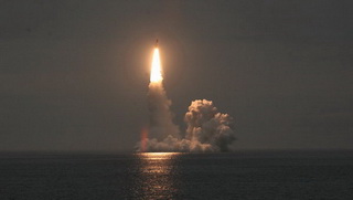 Nga: Siêu tên lửa hỏng, tàu ngầm tối tân hoãn?