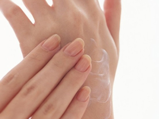 Dễ viêm da vì lạm dụng gel rửa tay diệt khuẩn