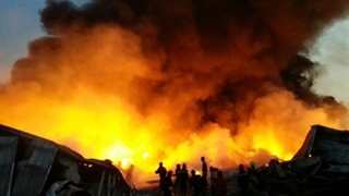 Cháy ngùn ngụt ở nhà máy Diana Bắc Ninh