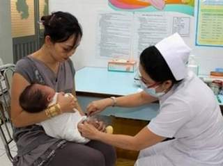 Bộ Y tế vẫn quyết định tiêm vắc-xin Quinvaxem