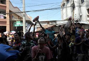 Bão Haiyan: Lãnh đạo Việt Nam chia sẻ với người dân Philippines