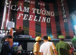Công an lại &quot;đột kích&quot; quán bar lớn nhất quận Tân Bình