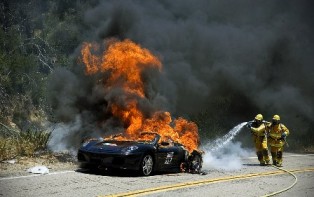 9 lý do khiến xe của bạn bỗng nhiên bốc cháy