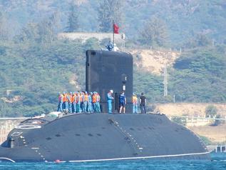 Hải quân Việt Nam chính thức tiếp nhận tàu ngầm Hà Nội