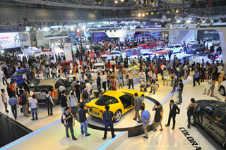 2014: Thị trường ô tô Việt Nam tăng nhẹ