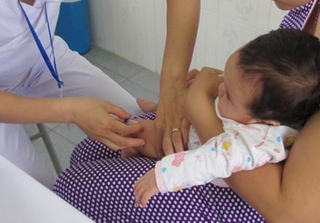 Trẻ dưới 2 tuổi sẽ được tiêm miễn phí vắcxin phòng sởi