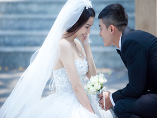 Trà Ngọc Hằng bất ngờ chụp ảnh cưới với Cao Lâm Viên