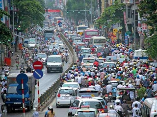 Hà Nội: Thu “thuế đường” không đạt, 4 quận huyện phải kiểm điểm