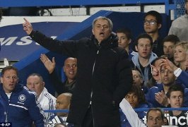 Mourinho ức chế vì trọng tài sau thất bại