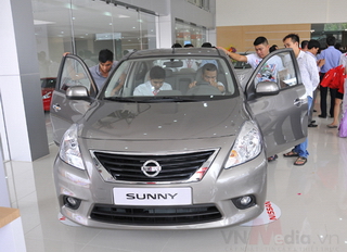 Nissan Sunny bất ngờ giảm giá tới 80 triệu