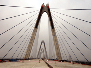 Hợp long cầu dây văng lớn nhất Hà Nội